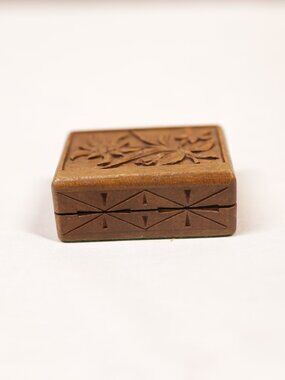 Hand-Carved Wooden Box • Indian Artisan Style • Floral Lid • Sheesham Wood •